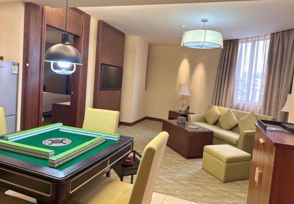 New Regent Hotel 恵州市 エクステリア 写真